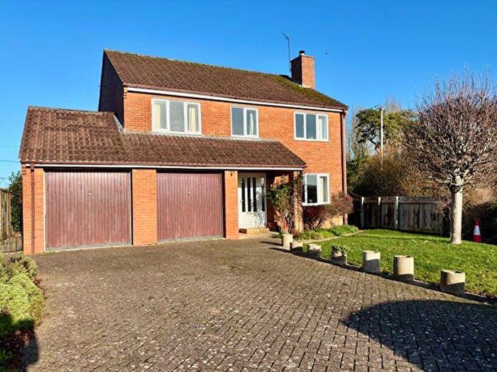 4 Bedroom Detached House To Rent In Poynder Place, Calne, SN11