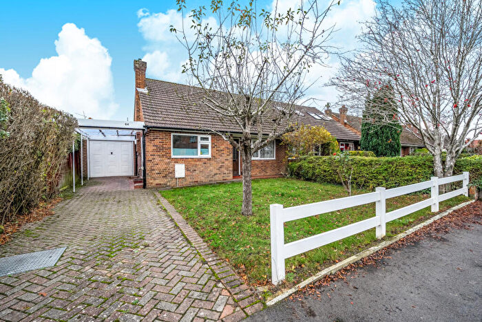 2 Bedroom Bungalow For Sale In Stringers Avenue, Jacob's Well, Guildford, GU4