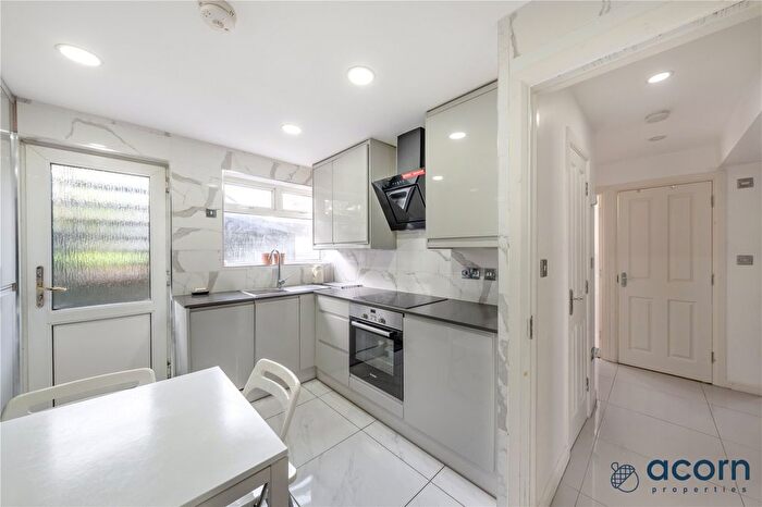 2 Bedroom Maisonette To Rent In Coles Green Road, London, NW2