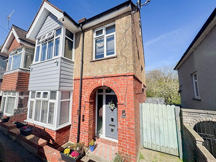 4 Bedroom Semi-Detached House For Sale In Upper Glen Road, St. Leonards, TN37