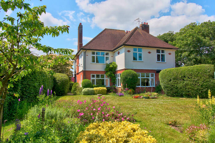 4 Bedroom Detached House For Sale In Westerfield Road, Ipswich, IP6