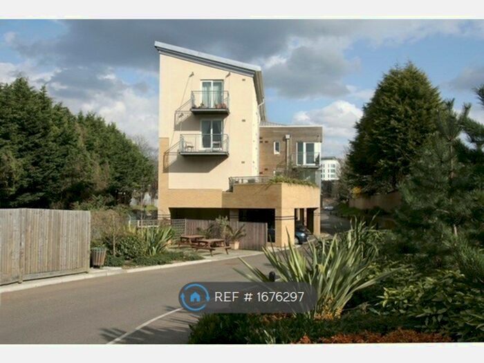 2 Bedroom Flat To Rent In Temeraire Place, Brentford, TW8