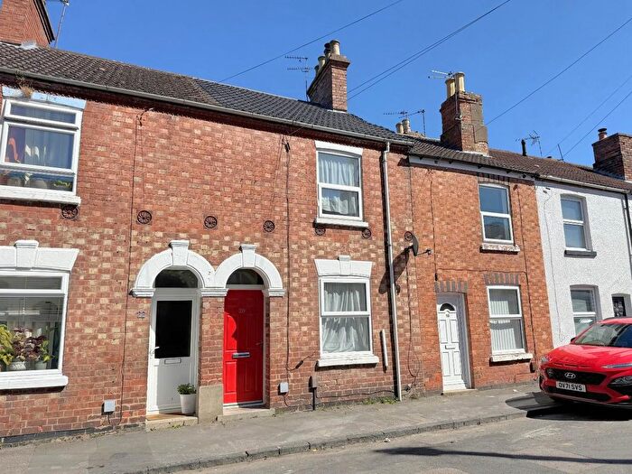 3 Bedroom Terraced House For Sale In Stephen Street, Rugby, CV21