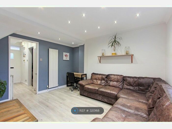 2 Bedroom Flat To Rent In Walker House, Canada Water, SE16