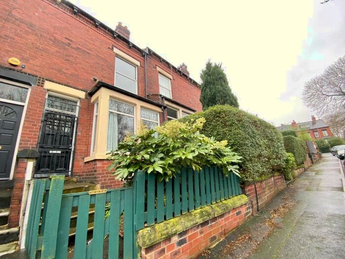 4 Bedroom House To Rent In Armley Park Road, Leeds, LS12