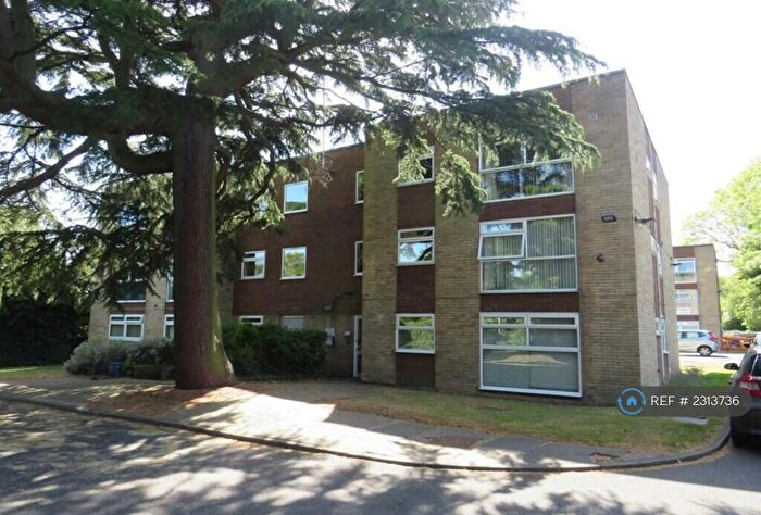 2 Bedroom Flat To Rent In Fernfail Court, Birmingham, B23