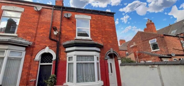 3 Bedroom End Of Terrace House To Rent In South View, Sherburn Street, Hull, HU9