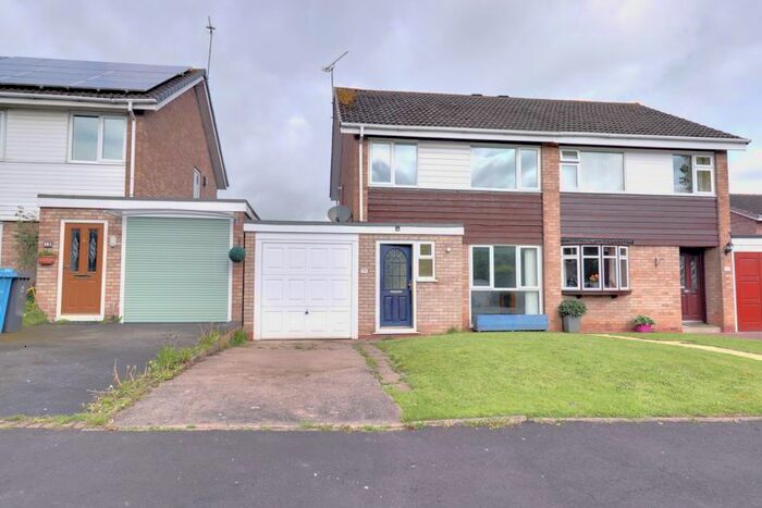 3 Bedroom Semi-Detached House For Sale In Elmdon Close, Penkridge, Stafford, ST19