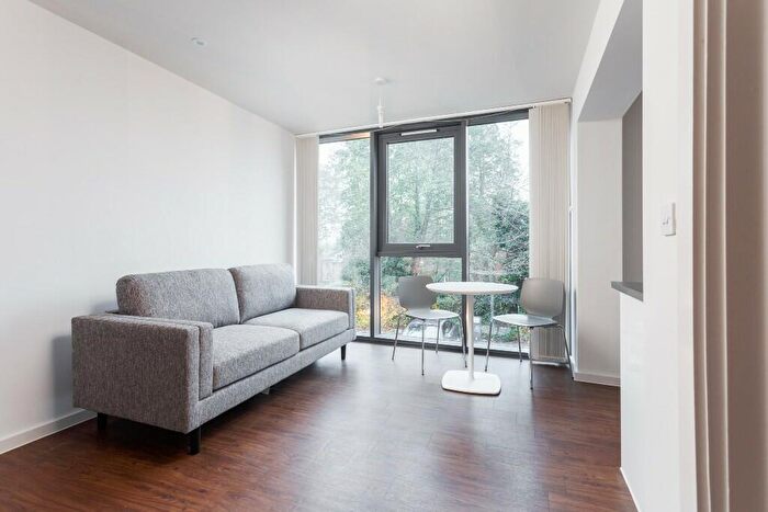 1 Bedroom Apartment To Rent In Longfield House, Headingley Park, Victoria Road, Leeds, West Yorkshire, LS6