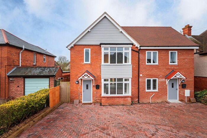 3 Bedroom Semi-Detached House To Rent In Rockingham Road, Newbury, RG14
