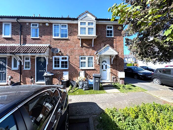 2 Bedroom Property To Rent In Harrow Road, Ilford, IG1