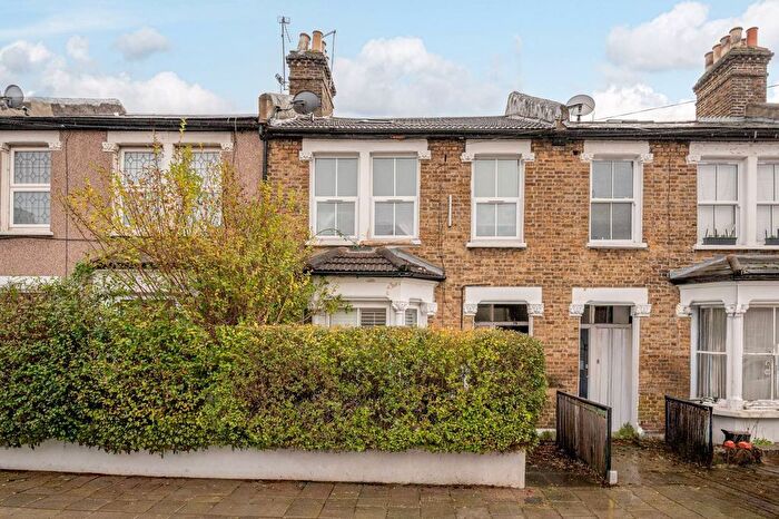 1 Bedroom Flat For Sale In Danbrook Road, Streatham Common, London, SW16
