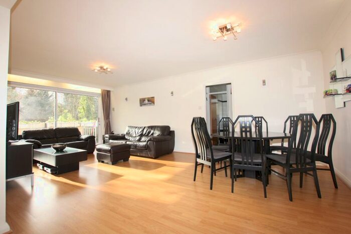 2 Bedroom Flat To Rent In James Close, Woodlands, Golders Green, NW11