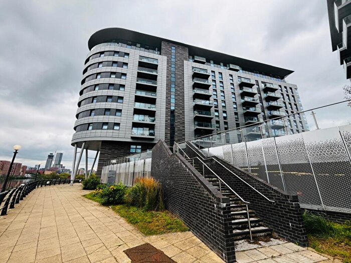 3 Bedroom Flat For Sale In , M16