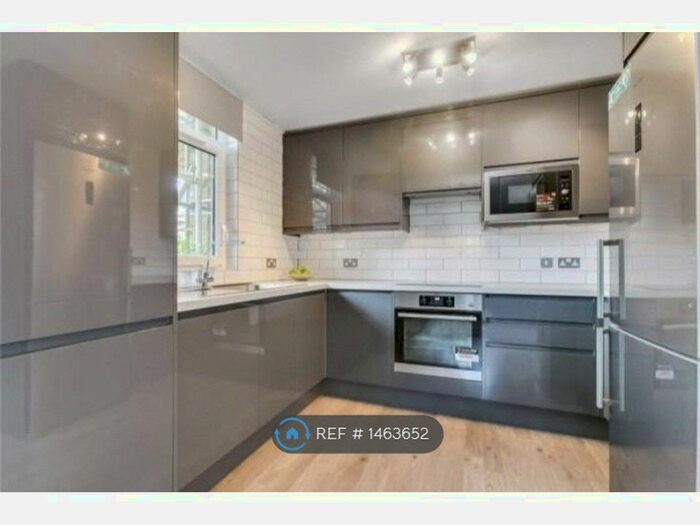1 Bedroom Flat To Rent In Hanson Close, Balham, SW12