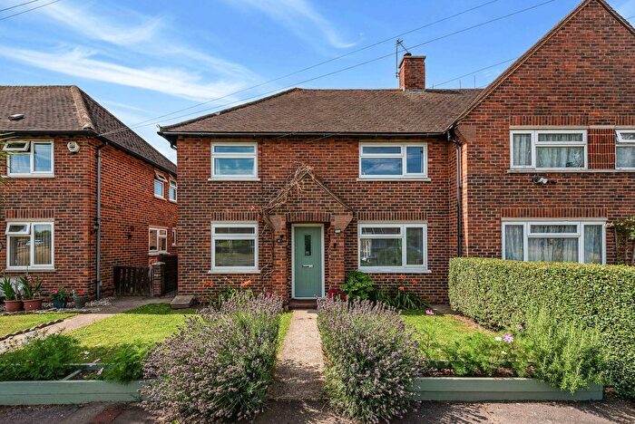 3 Bedroom Semi-Detached House For Sale In Barnside, Chichester, PO18