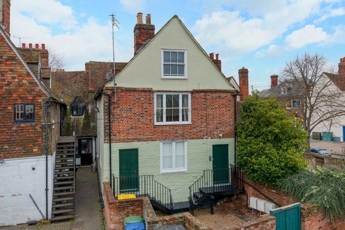 2 Bedroom Flat To Rent In West Street, Faversham ME13