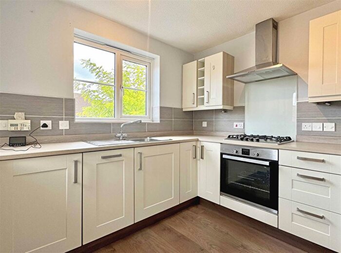 2 Bedroom Flat For Sale In Elder Field, Great Notley, Braintree, CM77
