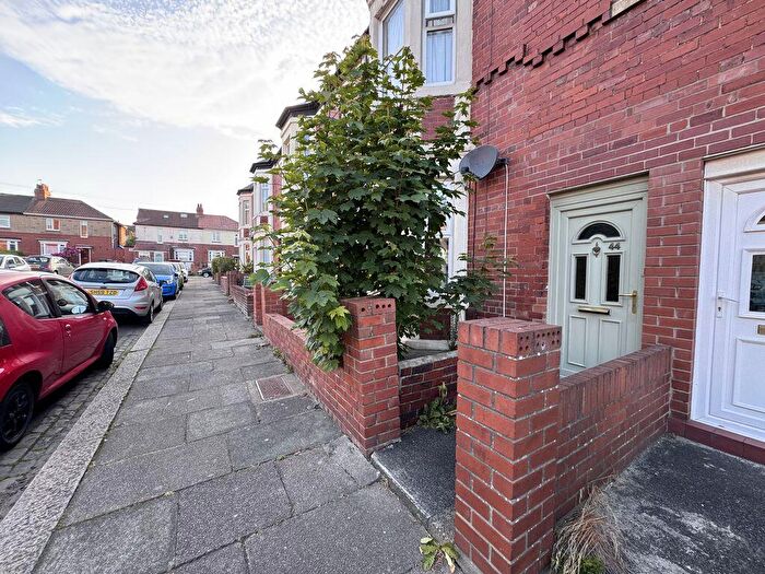 2 Bedroom Flat To Rent In Delaval Terrace, Newcastle Upon Tyne, NE3
