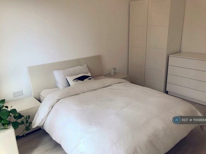 2 Bedroom Flat To Rent In Naomi Street, London, SE8