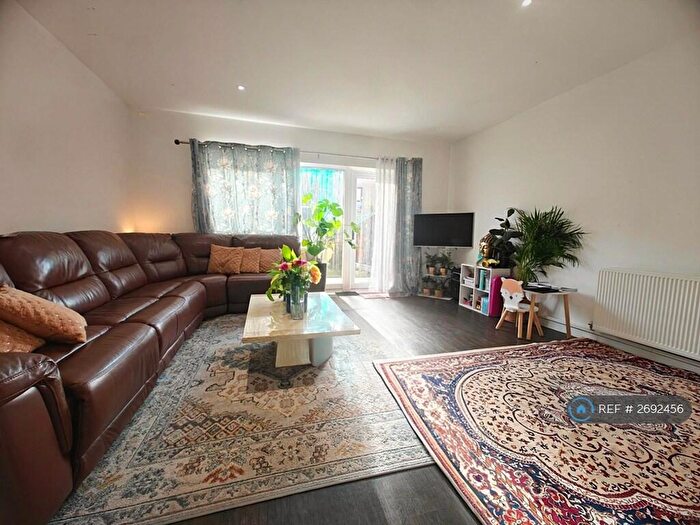 3 Bedroom Terraced House To Rent In Dowletts Road, Dagenham, RM8