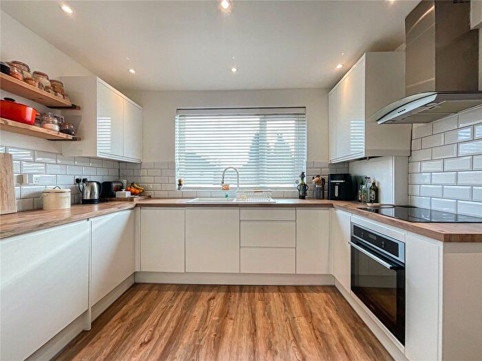 2 Bedroom Semi-Detached House For Sale In Lingfield Avenue, Birmingham, West Midlands, B44