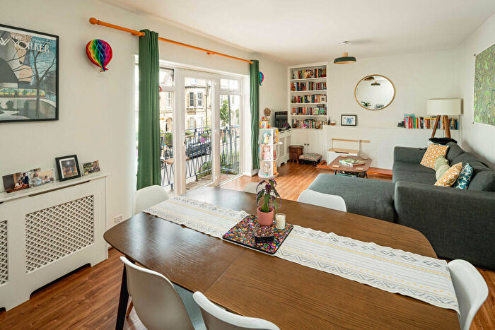 3 Bedroom Flat For Sale In Shenley Road, Camberwell, SE5