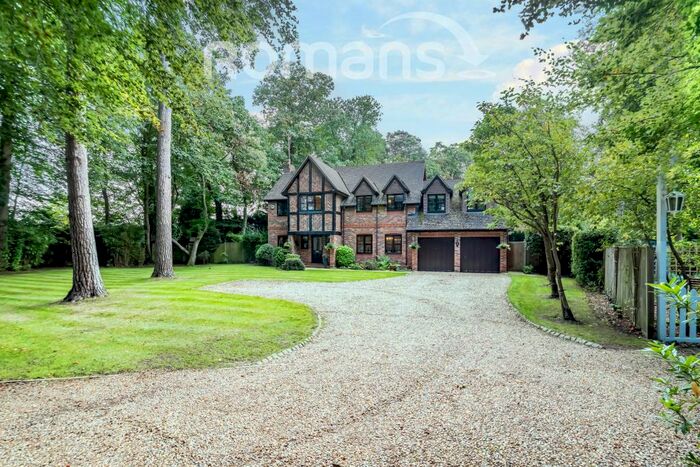 6 Bedroom Detached House To Rent In Coach House Gardens Fleet, GU51