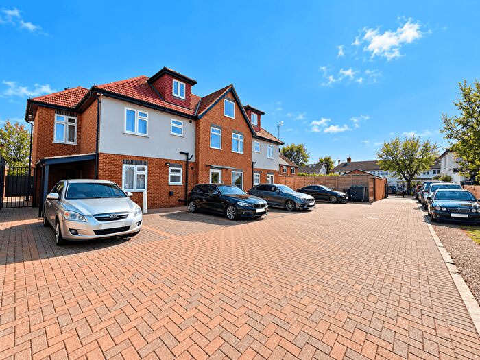 2 Bedroom Flat To Rent In Hansa Close, Southall, UB2