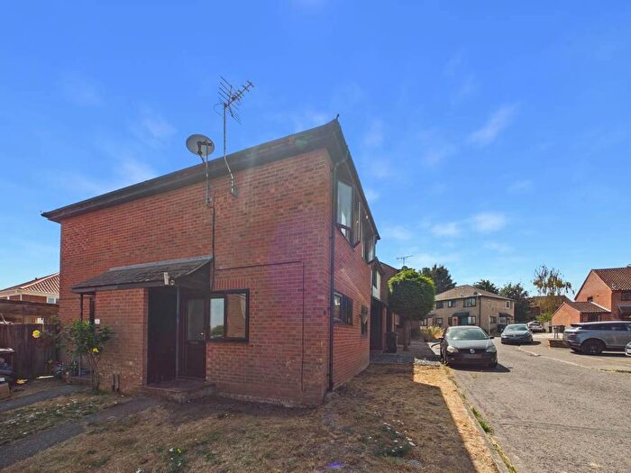 1 Bedroom End Of Terrace House To Rent In Hilton Close, Manningtree, Essex, CO11