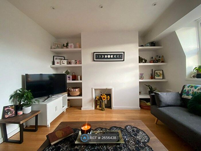 1 Bedroom Flat To Rent In Alder Court, London, N2