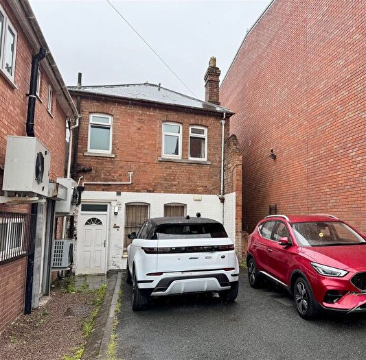 2 Bedroom Flat To Rent In A Worcester Road, Malvern, WR14