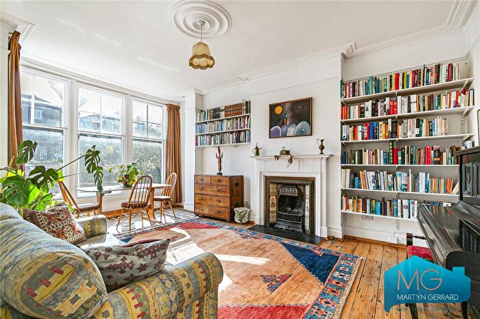 5 Bedroom Semi-Detached House For Sale In Pages Lane, London, N10