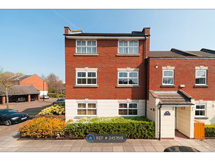 1 Bedroom Flat To Rent In Riverdale Drive, Earlsfield, SW18