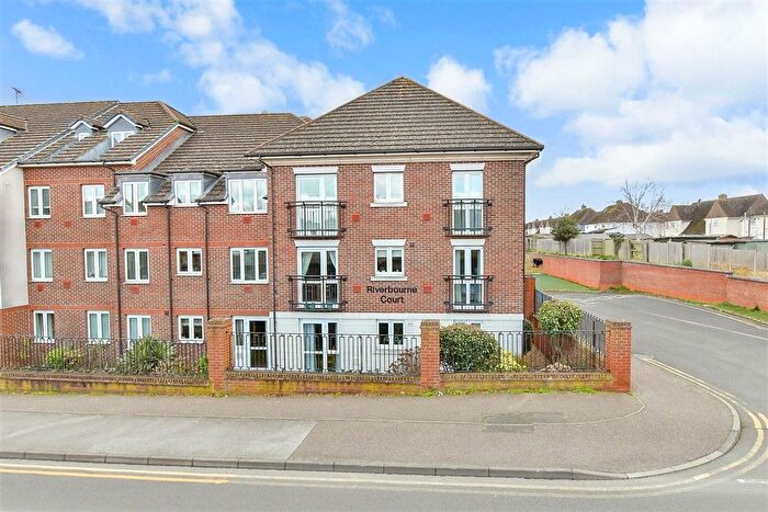 1 Bedroom Flat For Sale In Bell Road, Sittingbourne, Kent, ME10
