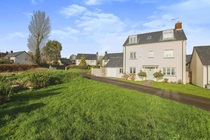 4 Bedroom Detached House For Sale In Green Acre, Halberton, Tiverton, EX16