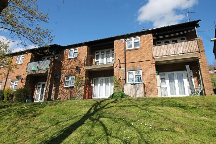 1 Bedroom Flat To Rent In Malvern Close, High Wycombe, HP13