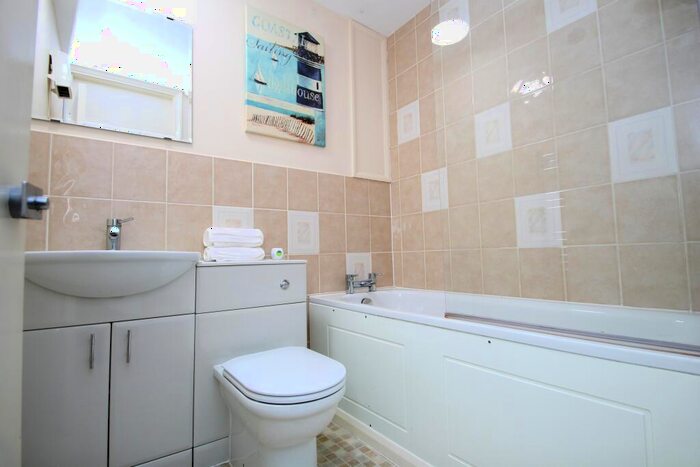 Studio To Rent In Porchester Mead, Beckenham, BR3