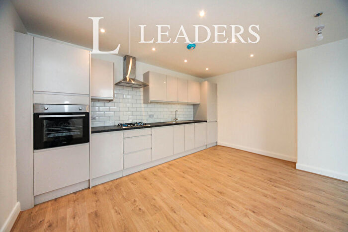 1 Bedroom Apartment To Rent In High Street North -, LU6