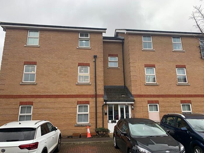 2 Bedroom Flat To Rent In De Haviland Square, IG1