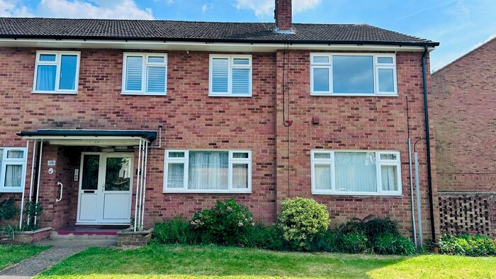 2 Bedroom Flat To Rent In Hempstead Road, Watford, WD17