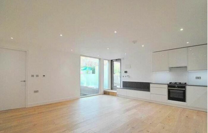 1 Bedroom Flat To Rent In Wandsworth Road, London, SW8