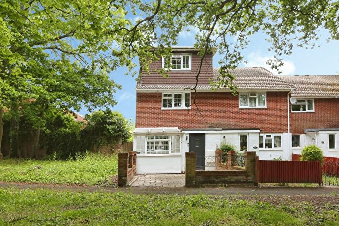 4 Bedroom End Of Terrace House For Sale In Tickleford Drive, Southampton, Hampshire, SO19