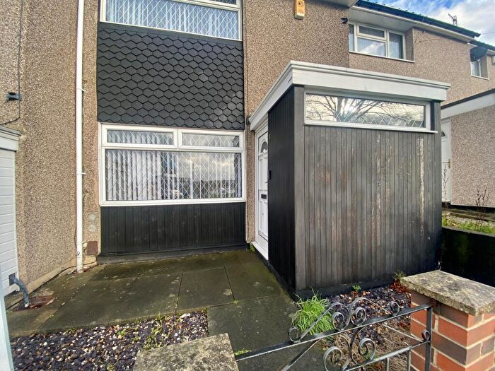 2 Bedroom House To Rent In West Grange Green, Leeds, LS10