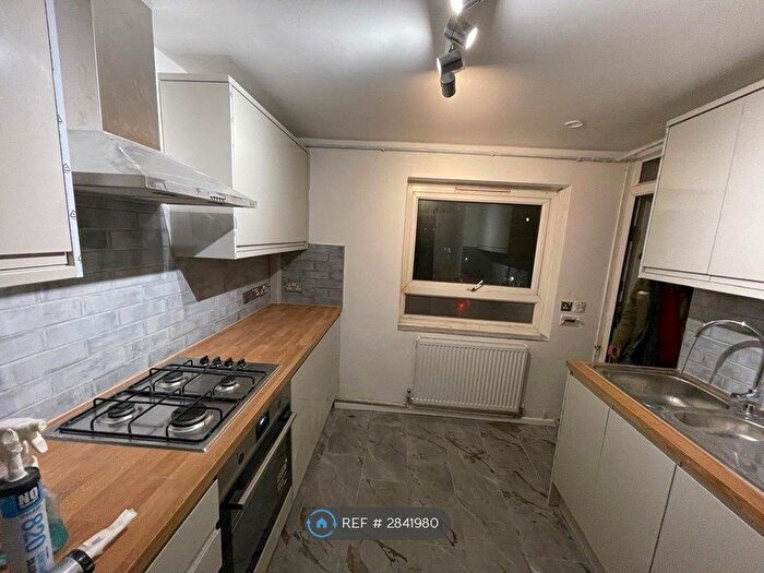 2 Bedroom Flat To Rent In Percy Gardens, Isleworth, TW7