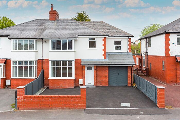 5 Bedroom Semi-Detached House For Sale In Carleton Drive, Penwortham, PR1
