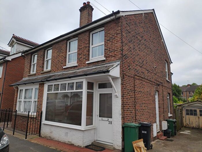 1 Bedroom Flat To Rent In Victoria Road, Redhill, RH1