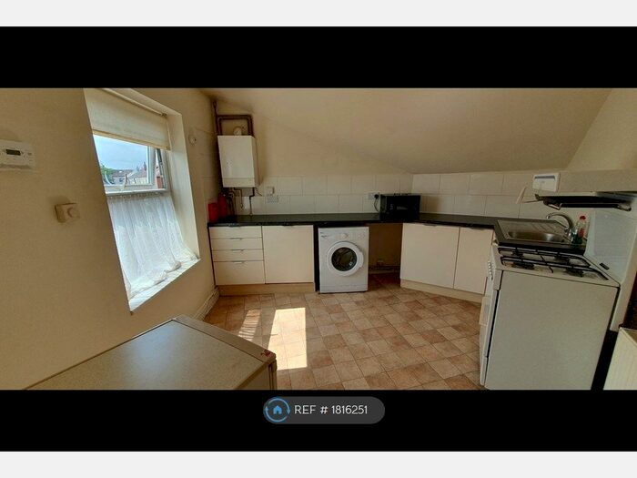 1 Bedroom Flat To Rent In Market Street, Huthwaite, Sutton-In-Ashfield, NG17