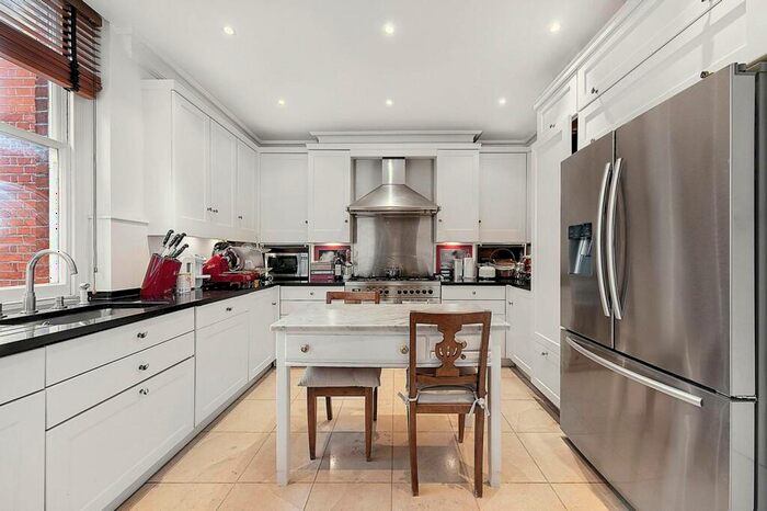 3 Bedroom Flat To Rent In Prince Of Wales Drive, Prince Of Wales Drive, London, SW11