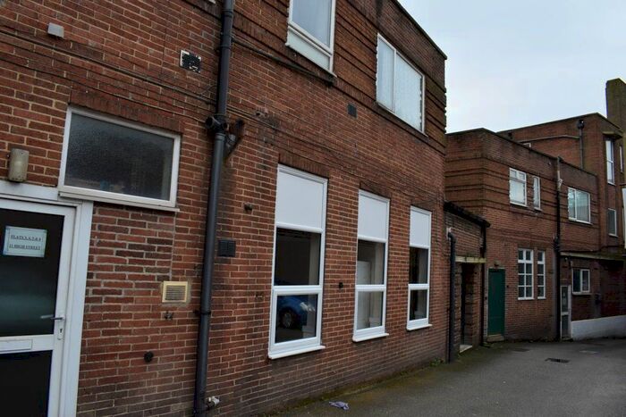 1 Bedroom Flat To Rent In Flat, High Street, Alfreton, DE55